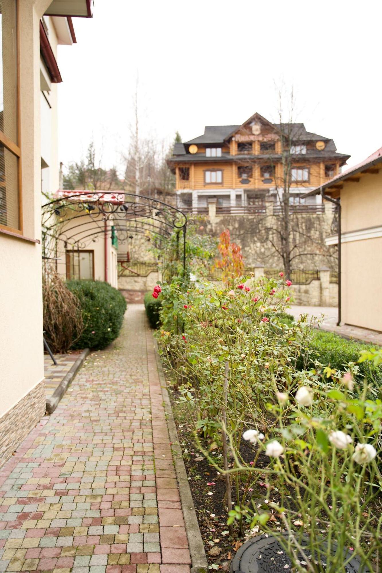 Петрос Family Hotel Jaremcze Zewnętrze zdjęcie